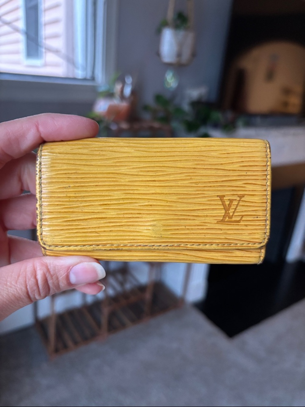 🌟Louis Vuitton Women's Yellow Epi Leather 4 Ring Key Holder
